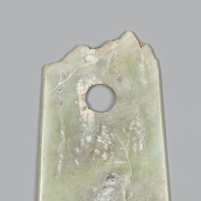 Lot 418 - A CELADON JADE AXE, LIANGZHU CULTURE