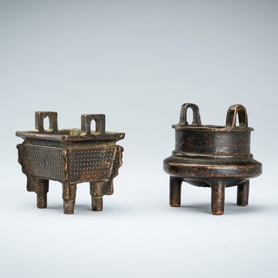 A GROUP OF TWO MINIATURE BRONZE CENSERS, QING DYNASTY