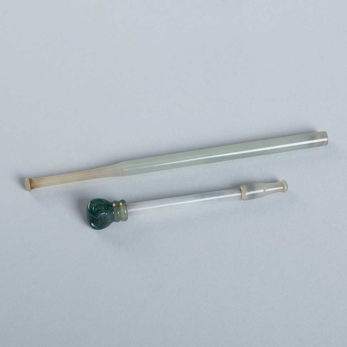 jade cigarette holder Lot 919
