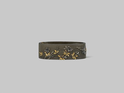 Lot 318 - ISHIGURO MASAYOSHI: A FINE SHAKUDO FUCHI WITH TRUMPET VINE AND SPARROWS