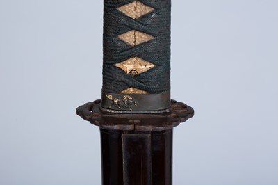 Lot 282 - KANEMOTO: A WAKIZASHI IN KOSHIRAE