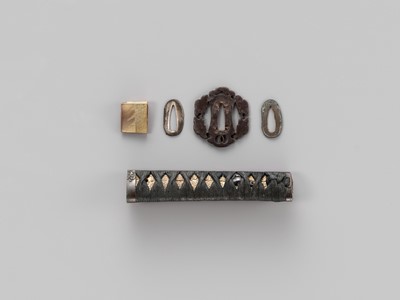 Lot 282 - KANEMOTO: A WAKIZASHI IN KOSHIRAE