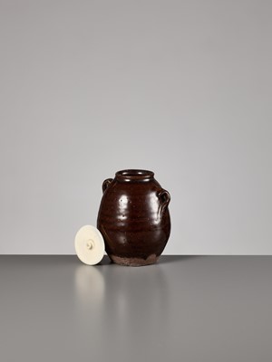 Lot 126 - A RARE CEDAR BROWN-GLAZED POTTERY CHAIRE WITH SHIFUKU