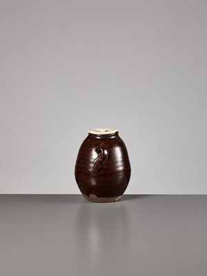 Lot 126 - A RARE CEDAR BROWN-GLAZED POTTERY CHAIRE WITH SHIFUKU