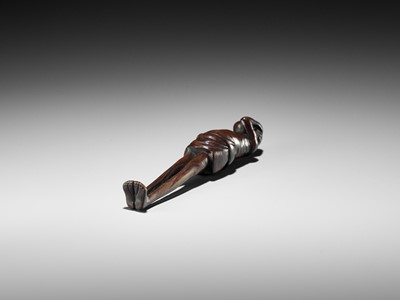 Lot 366 - A FINE EDO SCHOOL WOOD NETSUKE DEPICTING ASHINAGA WITH DRUM