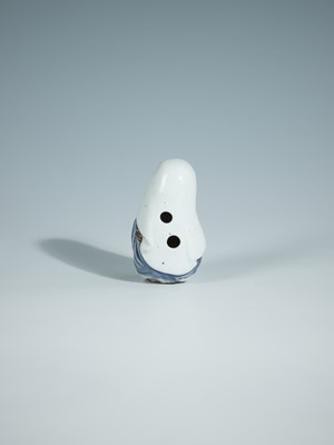 Lot 404 - A FINE HIRADO PORCELAIN NETSUKE OF FUKUROKUJU