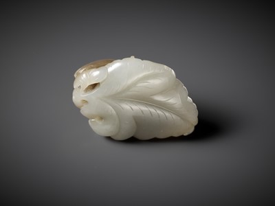 A WHITE AND PALE BROWN JADE ‘CICADAS ON LEAF’ PENDANT, QING DYNASTY