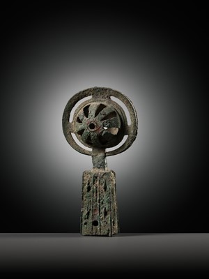 Lot 1561 - A BRONZE HARNESS JINGLE, LUAN, ZHOU DYNASTY