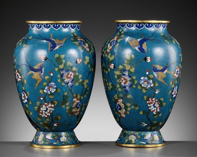 A PAIR OF CLOISONNÉ ENAMEL VASES, JIAQING PERIOD