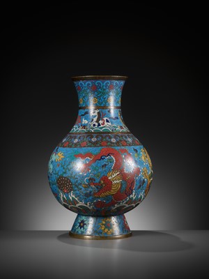 Lot 351 - A CLOISONNÉ ENAMEL ‘DRAGONS’ VASE, HU, MING DYNASTY