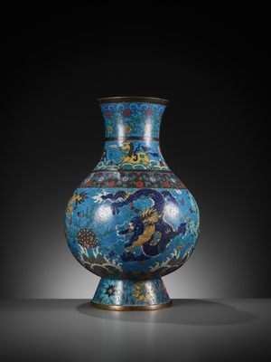 Lot 351 - A CLOISONNÉ ENAMEL ‘DRAGONS’ VASE, HU, MING DYNASTY