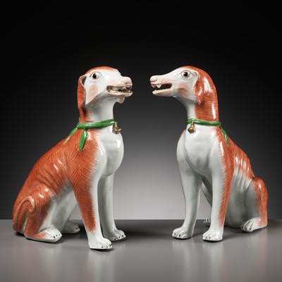 Lot 151 - A LARGE PAIR OF CHINESE EXPORT PORCELAIN HOUNDS, QIANLONG PERIOD
