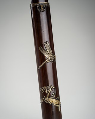 Lot 352 - AN INLAID WOOD KISERUZUTSU WITH DRAGONFLY AND PRAYING MANTIS