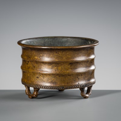 Lot 333 - A SMALL BRONZE ‘BAMBOO’ TRIPOD CENSER, EARLY QING DYNASTY