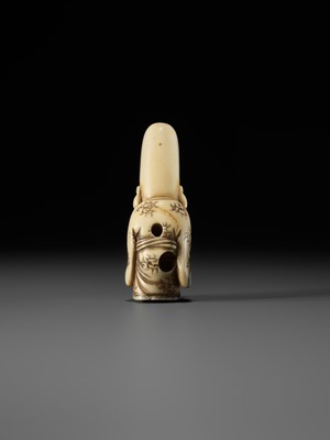 Lot 69 - AN OSAKA SCHOOL IVORY NETSUKE OF FUKUROKUJU PLAYING KEMARI