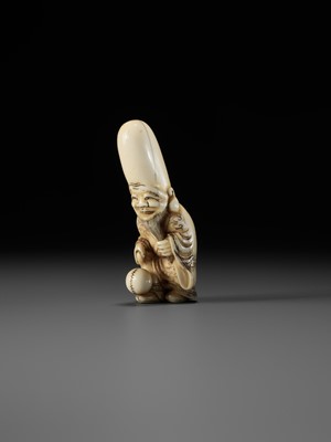 Lot 69 - AN OSAKA SCHOOL IVORY NETSUKE OF FUKUROKUJU PLAYING KEMARI