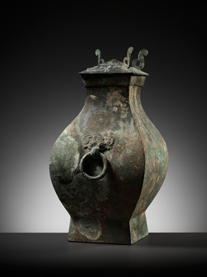 A LARGE BRONZE STORAGE VESSEL AND COVER, FANGHU, HAN DYNASTY