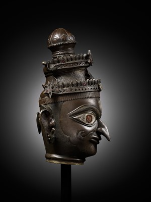 Lot 262 - A RARE SILVER AND COPPER INLAID BRONZE HEAD OF GARUDA, SOUTH INDIA, 18TH CENTURY