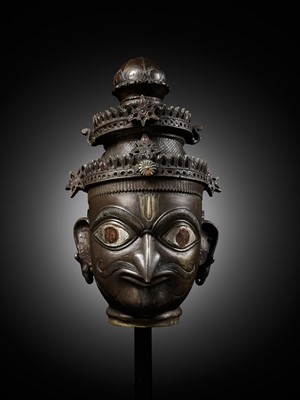 Lot 262 - A RARE SILVER AND COPPER INLAID BRONZE HEAD OF GARUDA, SOUTH INDIA, 18TH CENTURY