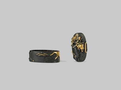 Lot 303 - A RARE SOTEN SCHOOL SOROIMONO (SET OF SWORD FITTINGS) DEPICTING SCENES FROM THE GENPEI WARS