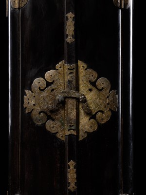 Lot 326 - A LARGE LACQUERED WOOD ZUSHI (PORTABLE SHRINE) CONTAINING A GILT WOOD FIGURE OF KANNON BOSATSU