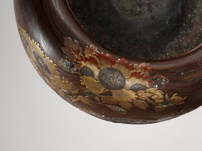 Lot 331 - A LARGE RINPA-STYLE LACQUERED PAULOWNIA WOOD HIBACHI (BRAZIER)