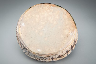 Lot 251 - A LARGE ORIBE STYLE CERAMIC CHARGER