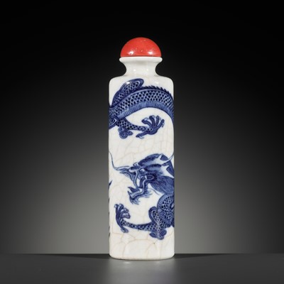 Lot 491 - AN IMPERIAL BLUE AND WHITE CYLINDRICAL PORCELAIN SNUFF BOTTLE, 1800-1860