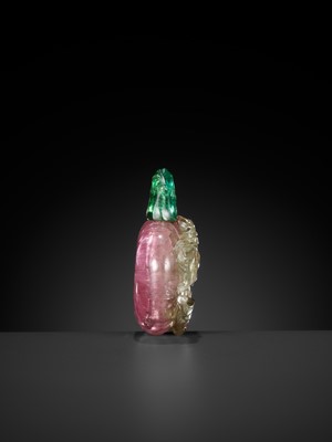 Lot 121 - A RETICULATED BI-COLOR PINK AND GREEN TOURMALINE ‘BATS AND PEACHES’ SNUFF BOTTLE, 1760-1880