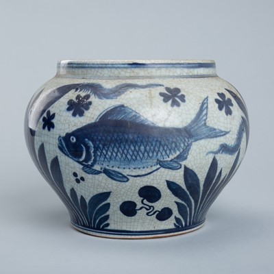 Lot 1278 - A BLUE AND WHITE PORCELAIN ‘TWIN FISH’ VASE, 19TH CENTURY