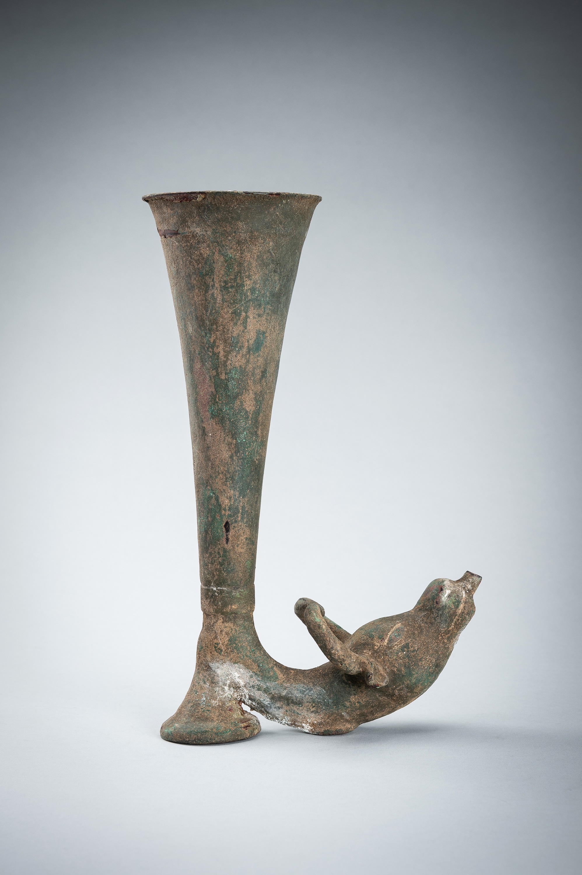 Lot 1664 - A WESTERN ASIATIC BRONZE ‘BULL’ RHYTON,