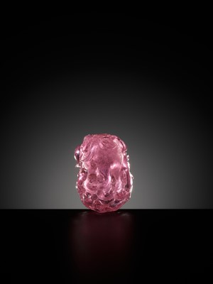 Lot 122 - A PINK TOURMALINE ‘SANDUO’ SNUFF BOTTLE, CHINA, 1860-1930 OR EARLIER