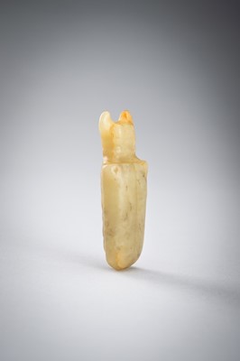 Lot 811 - A PALE-YELLOW JADE ‘BEETLE’ PENDANT, POSSIBLY SHANG DYNASTY