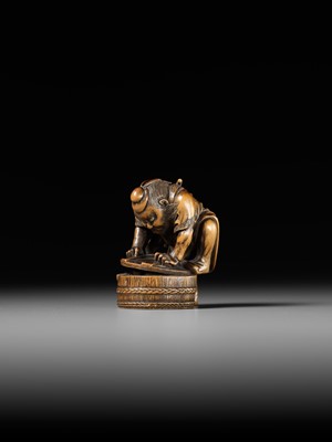 Lot 488 - HOKYUDO ITSUMIN: A FINE NETSUKE-OKIMONO OF SHOKI AND ONI