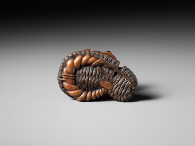 Lot 386 - MASANAO: A FINE WOOD NETSUKE OKIMONO OF A TOAD WITH TWO YOUNG ON WARAJI