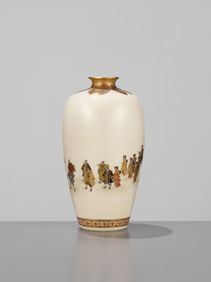 Lot 100 - YABU MEIZAN: A SUPERB SATSUMA CERAMIC VASE WITH A ROYAL PROCESSION