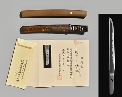 Lot 192 - BIZEN YOKOYAMA SUKENAGA: A TANTO IN SHIRASAYA WITH SUPERB KOSHIRAE