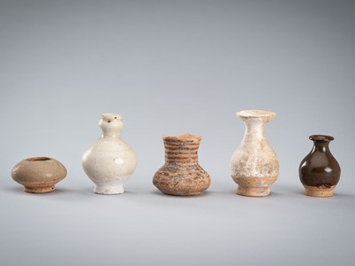 A GROUP OF FIVE MINIATURE CERAMIC AND TERRACOTTA VESSELS, 16th to 19th CENTURY