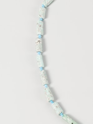A PERSIAN GLASS NECKLACE, c. 10TH – 12TH CENTURY OR EARLIER