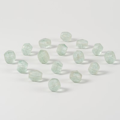Lot 1653 - A LOT WITH 16 MESOPOTAMIAN AQUAMARINE BEADS, 2000-1500 BC