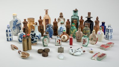 Lot 957 - A GROUP OF 50 SNUFF BOTTLES AND MEDICINE BOTTLES, c. 1920s