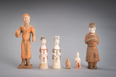 Lot 1194 - A GROUP OF SIX POTTERY FIGURES, TANG DYNASTY OR LATER