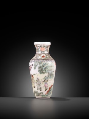 Lot 537 - AN ENAMELED GLASS ‘ROMANCE OF THE THREE KINGDOMS’ VASE, GUYUE XUAN MARK, QIANLONG MARK AND PERIOD, CIRCA 1770