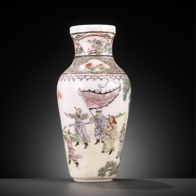 Lot 537 - AN ENAMELED GLASS ‘ROMANCE OF THE THREE KINGDOMS’ VASE, GUYUE XUAN MARK, QIANLONG MARK AND PERIOD, CIRCA 1770