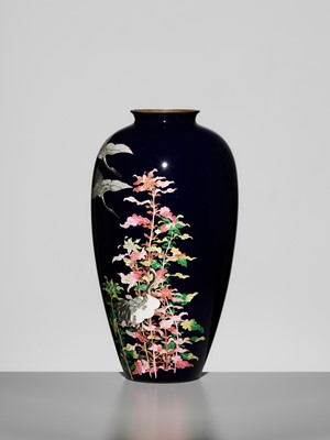 Lot 118 - A MIDNIGHT-BLUE CLOISONNÉ ENAMEL VASE DEPICTING CRANES