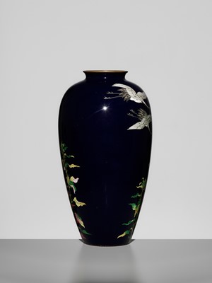 Lot 118 - A MIDNIGHT-BLUE CLOISONNÉ ENAMEL VASE DEPICTING CRANES