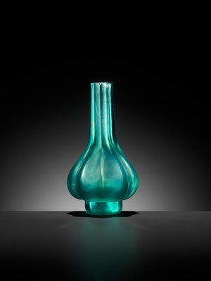 Lot 118 - AN IMPERIAL AQUAMARINE GLASS OCTAGONAL VASE, QIANLONG MARK AND PERIOD