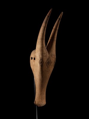 Lot 271 - A CARVED WOOD HEAD OF A BULL, KERALA, 18TH-19TH CENTURY