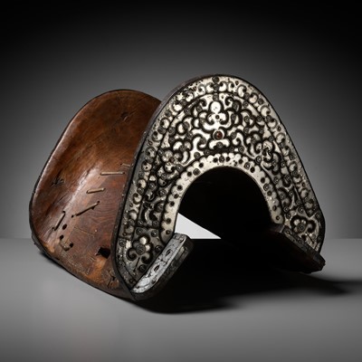 Lot 9 - A SILVER-INLAID IRON AND WOOD SADDLE, CENTRAL ASIA, 18TH-19TH CENTURY