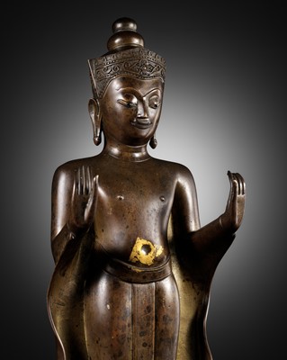 Lot 586 - A BRONZE FIGURE OF A CROWNED BUDDHA, AYUTTHAYA PERIOD, 17TH CENTURY